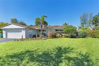 7460 Sabal Dr in Hialeah, FL - Building Photo - Building Photo