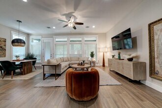 53 E El Camino Real in Wimberley, TX - Building Photo - Building Photo