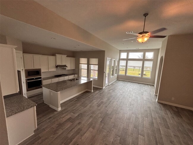 property at 7414 Evelyn Grv Dr