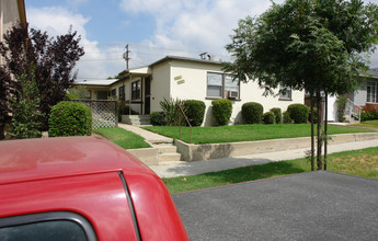 467-469 E Verdugo Ave in Burbank, CA - Building Photo - Building Photo