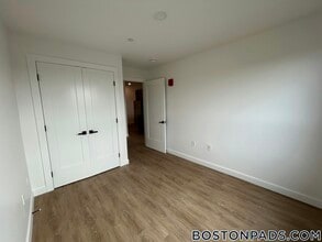 199 Gardner St in Boston, MA - Foto de edificio - Building Photo