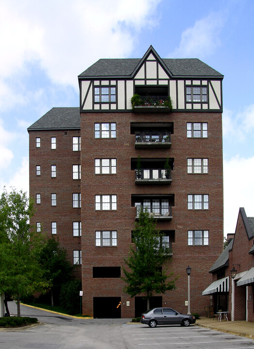 The Townes of English Village in Birmingham, AL - Building Photo