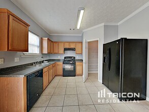 3816 Shenfield Dr in Union City, GA - Foto de edificio - Building Photo