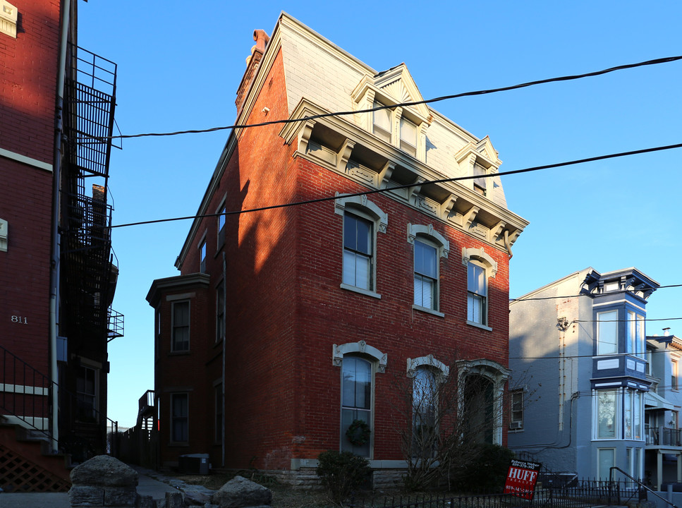 809 Scott St in Covington, KY - Building Photo