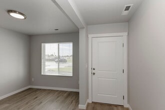 12256 W Barrington Dr in Nampa, ID - Foto de edificio - Building Photo
