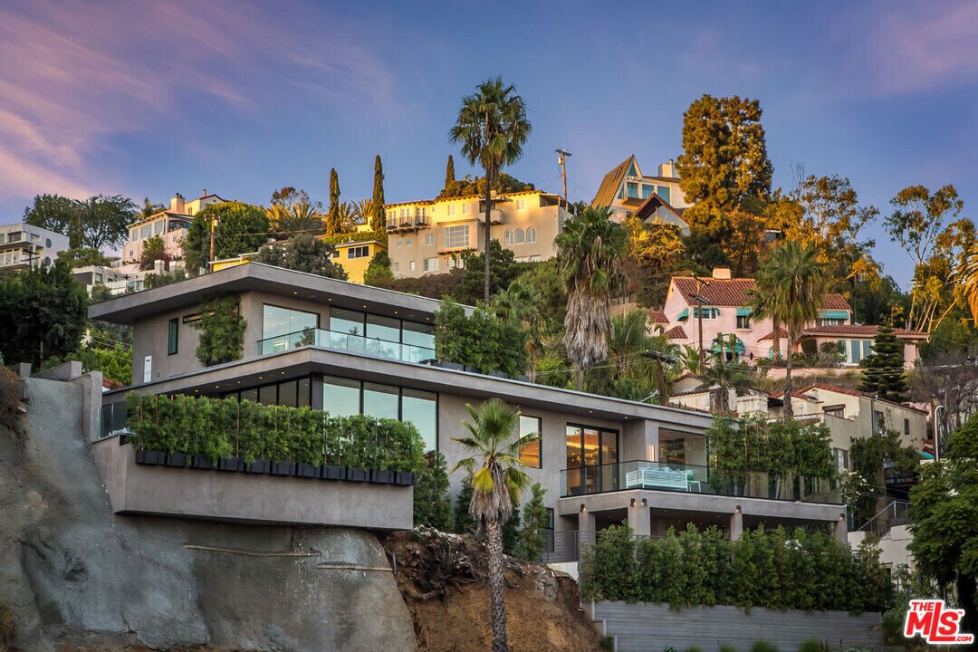 1413 Queens Rd in West Hollywood, CA - Building Photo
