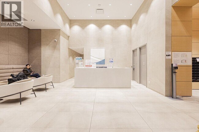 6000 McKay Ave in Burnaby, BC - Building Photo - Building Photo