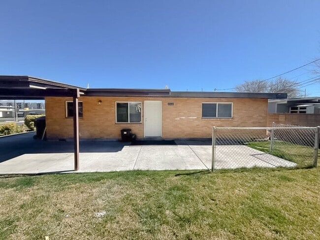 2753 W 3835 S in West Valley City, UT - Building Photo - Building Photo