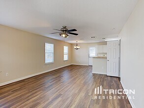 11247 Country Canyon in San Antonio, TX - Building Photo - Building Photo