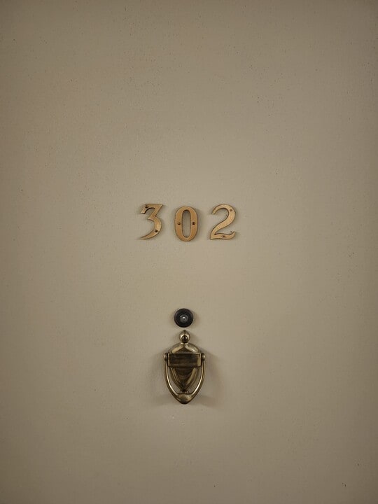 1653 Oak Bay Ave in Victoria, BC - Building Photo