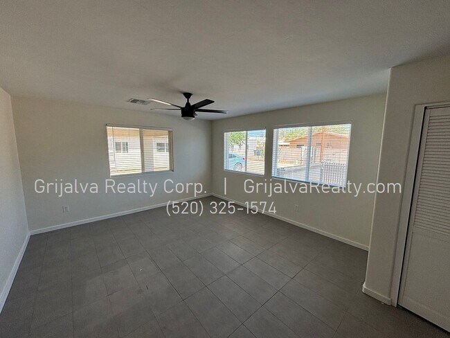 2926 N Winstel Blvd in Tucson, AZ - Building Photo - Building Photo