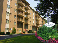 Beacon Hill Apartments in Euclid, OH - Foto de edificio - Building Photo