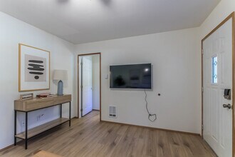 226 Paradise Dr in Ashford, WA - Building Photo - Building Photo