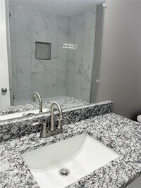 2893 White Oak Dr photo'