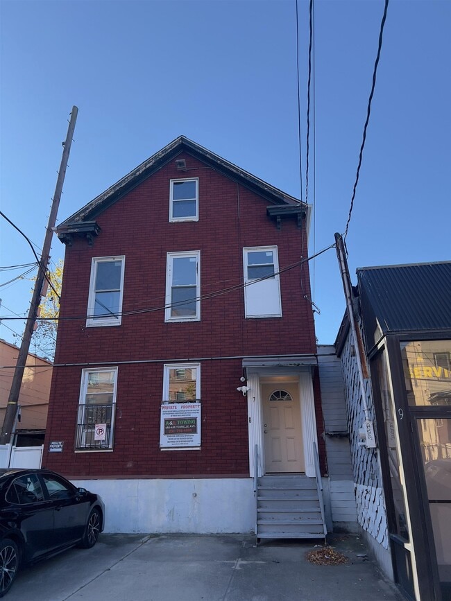 property at 7 Beacon Ave