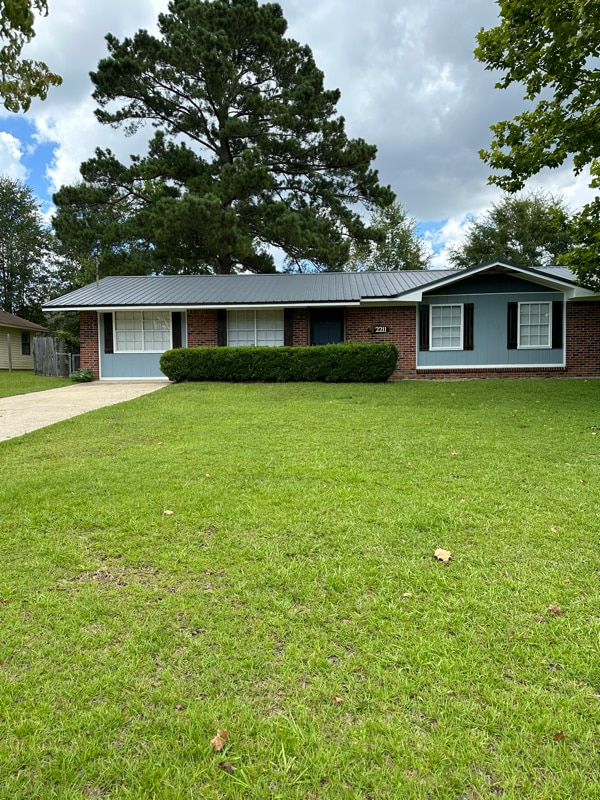 property at 2211 Shannondoah Dr