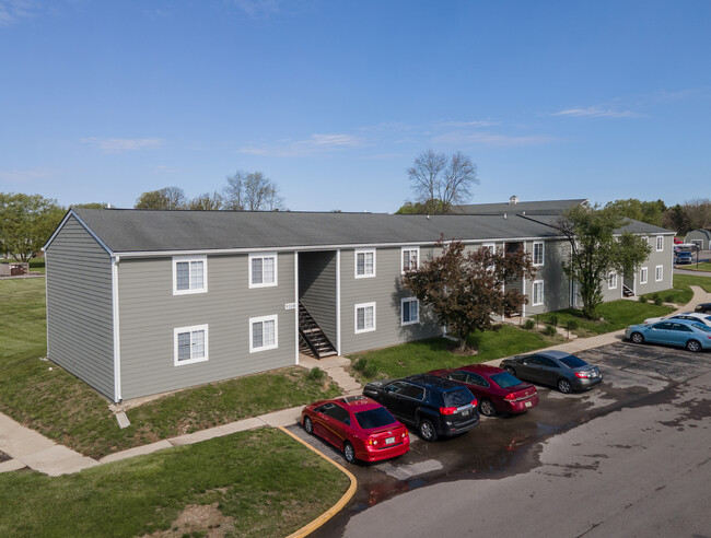 Pickwick Farms Apartments in Indianapolis, IN - Foto de edificio - Building Photo