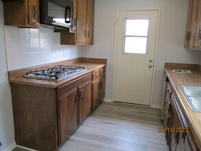 122 W Cliffwood Ave in Anaheim, CA - Building Photo - Building Photo
