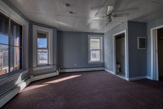 12 Birch St in Fitchburg, MA - Building Photo - Interior Photo