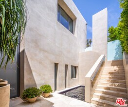 31346 Broad Beach Rd in Malibu, CA - Building Photo - Building Photo