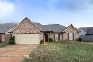 8704 Smith Ranch Dr in Southaven, MS - Building Photo