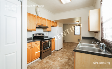 2127 Harrison Ave in Everett, WA - Building Photo - Building Photo