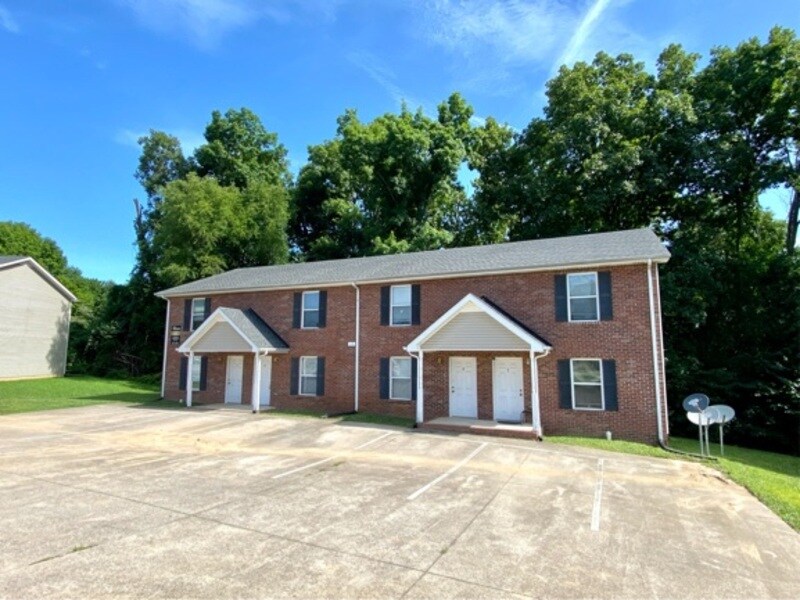 513 Peachers Ridge Rd in Clarksville, TN - Building Photo