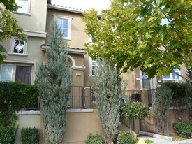 729 Batista Dr in San Jose, CA - Building Photo