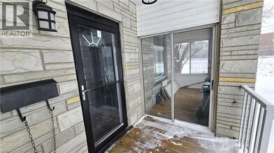 285 Borden Ave S in Kitchener, ON - Building Photo - Building Photo