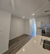 939 MoonDrop Ln in Houston, TX - Building Photo - Building Photo