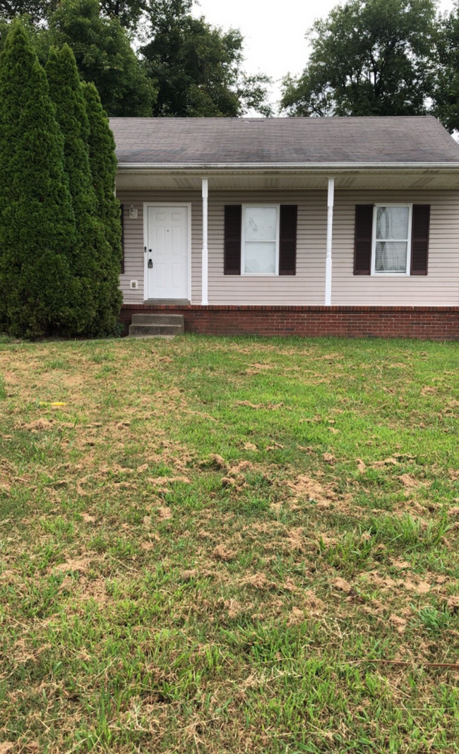 1941 Timberline Cir in Oak Grove, KY - Building Photo - Building Photo