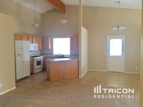8304 Vantare Ct in Las Vegas, NV - Building Photo - Building Photo