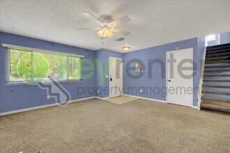 7005 Woodside Dr in Sacramento, CA - Building Photo - Building Photo