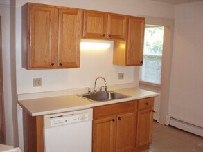 42 Somerville St, Unit UT #3 in Fairfield, CT - Foto de edificio - Building Photo