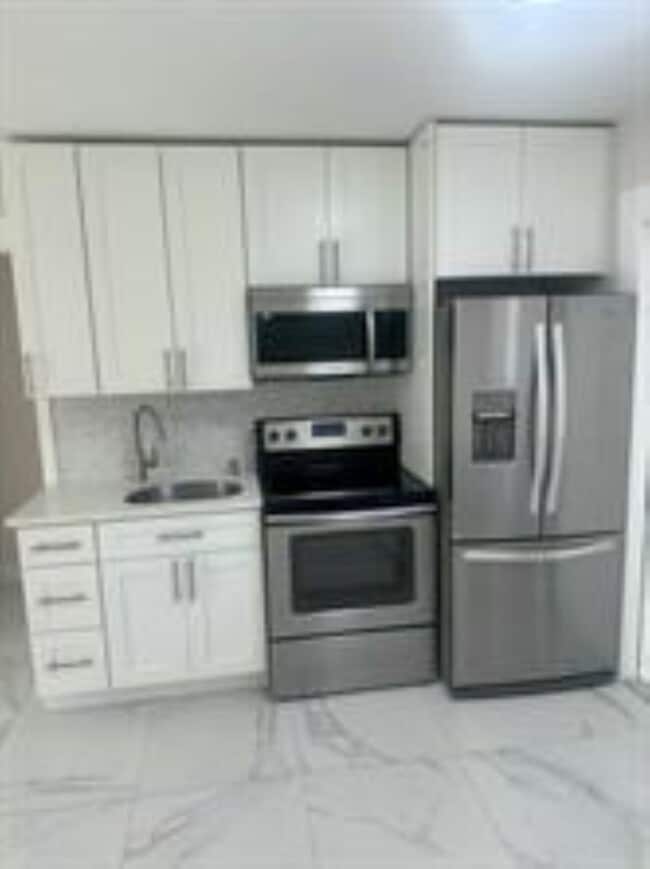 1227 NW 6th Ave, Unit A in Fort Lauderdale, FL - Building Photo - Building Photo