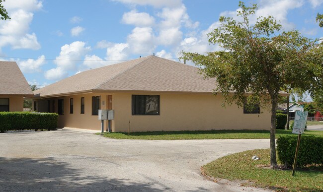 350 NW 10th St in Pompano Beach, FL - Building Photo - Building Photo