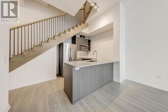 25-TH125 Holly St in Toronto, ON - Building Photo - Building Photo