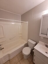2007 N Estelle St in Wichita, KS - Building Photo - Building Photo