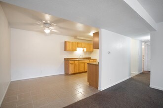 Kellar Commons in Peoria, IL - Building Photo - Interior Photo