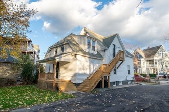 72 Florence St in Worcester, MA - Foto de edificio - Building Photo