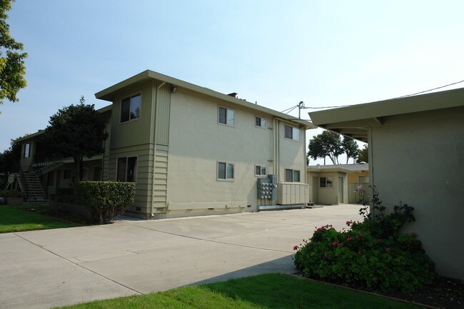 Monterey Park Apartments in Salinas, CA - Building Photo - Building Photo