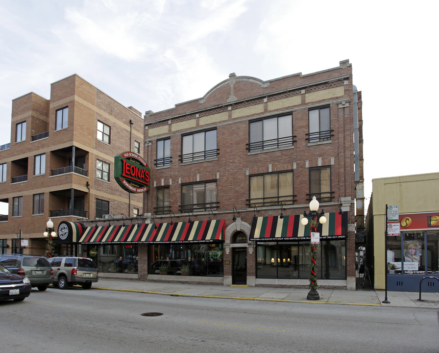 3211-3215 N Sheffield Ave in Chicago, IL - Foto de edificio