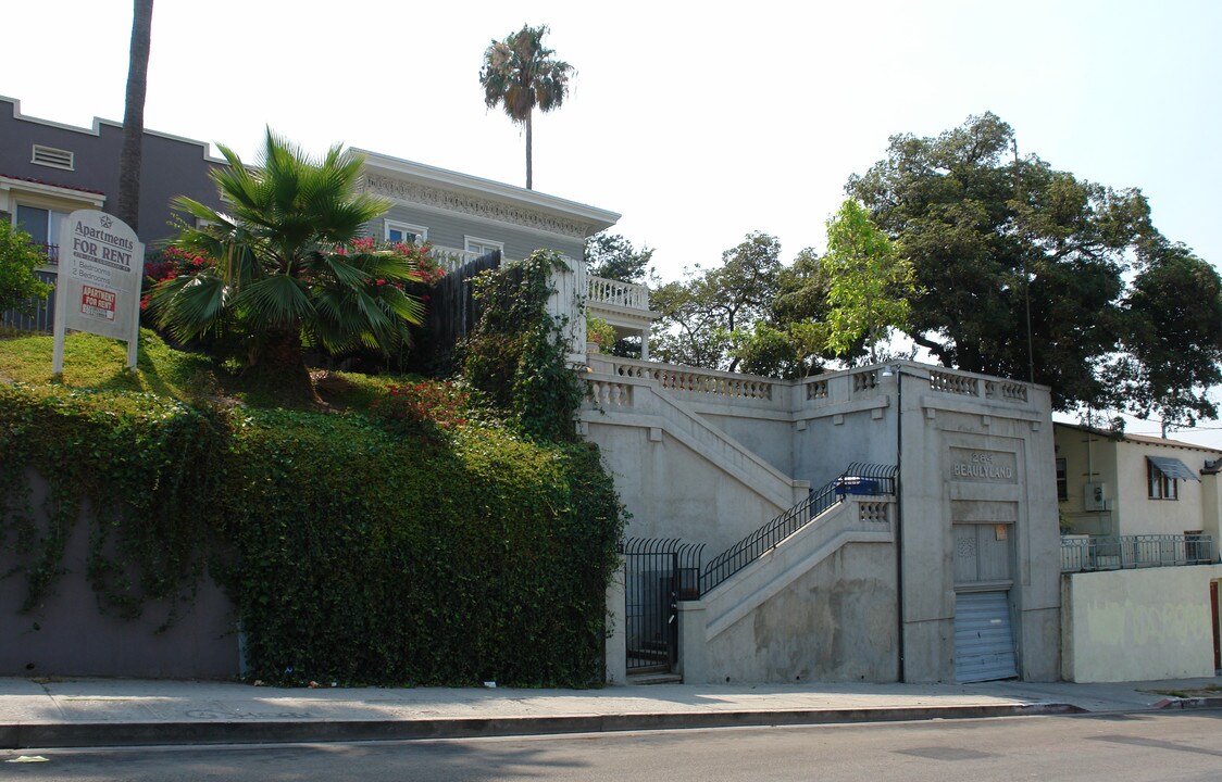 284 S Coronado St in Los Angeles, CA - Building Photo