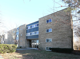 Heritage House in Meriden, CT - Foto de edificio - Building Photo