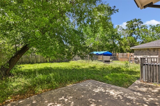 property at 10445 Wicklowe St