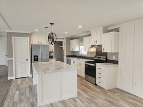 526 S Leona Ave in Lecanto, FL - Building Photo - Building Photo