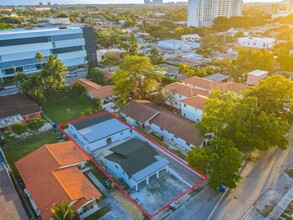 2800 SW 21st St in Miami, FL - Building Photo - Building Photo