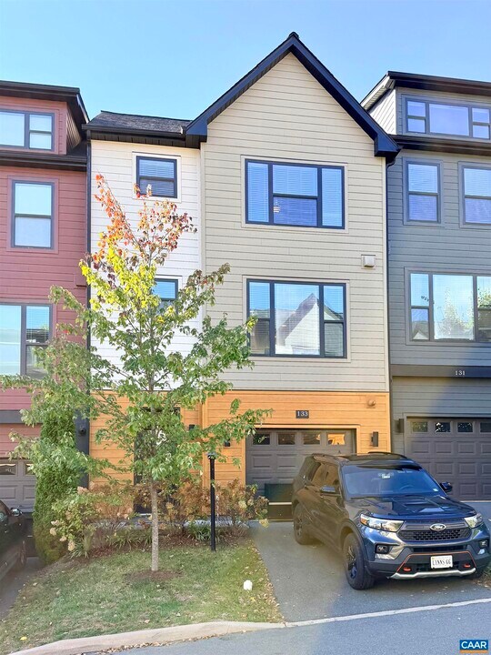 133 Junction Ln in Charlottesville, VA - Building Photo