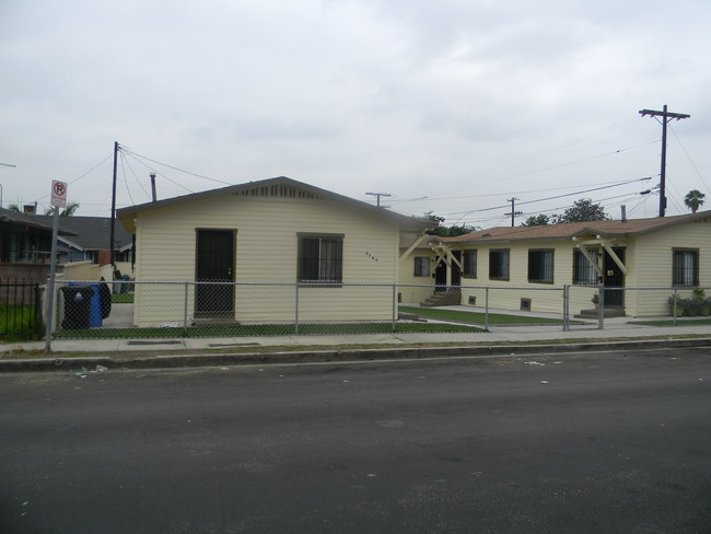 3106 W 27th St in Los Angeles, CA - Foto de edificio - Building Photo