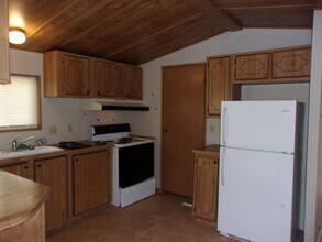 307 NE Miller St in Madras, OR - Building Photo - Building Photo